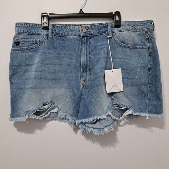 KanCan Denim High-Waisted Distressed Raw Hem Shorts Size 3XL Faded Blue NWT - Picture 16 of 16